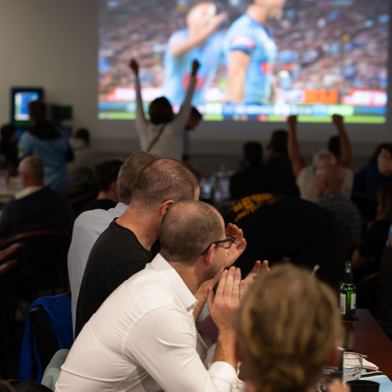 Sports-bar-14 Sports-bar-14