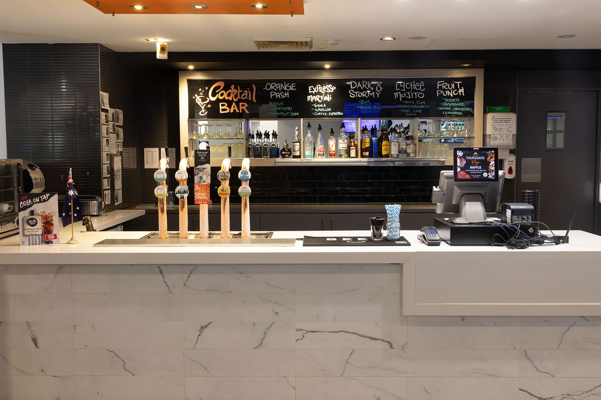 cocktail-bar-2